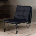 Futon in Metallo con Dettagli Trapuntati in Similpelle e Ruote, Nero