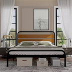Letto King Size Moderno di Metà Secolo, Struttura in Metallo con Testiera Effetto Legno, Design Silenzioso che Non Richiede Rete a Molle per Camera da Letto, Marrone