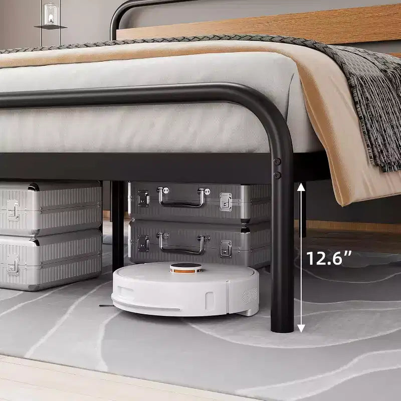Letto King Size Moderno di Metà Secolo, Struttura in Metallo con Testiera Effetto Legno, Design Silenzioso che Non Richiede Rete a Molle per Camera da Letto, Marrone