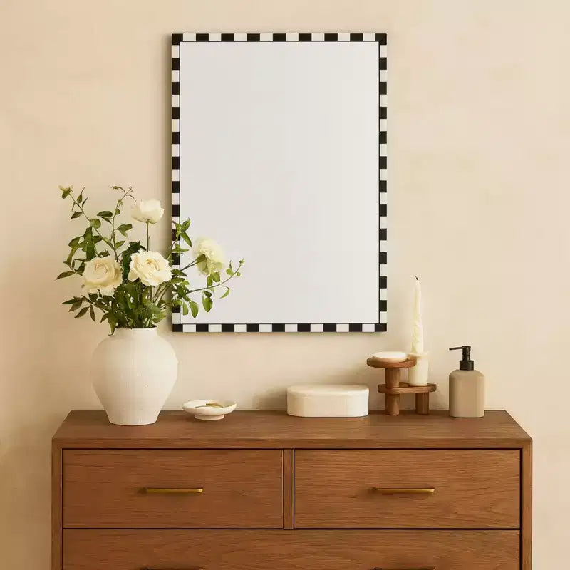Specchio da parete rettangolare decorativo in marmo TEHOME con motivo audace a scacchiera bianca e nera 20 x 30'', perfetto per bagno, ingresso